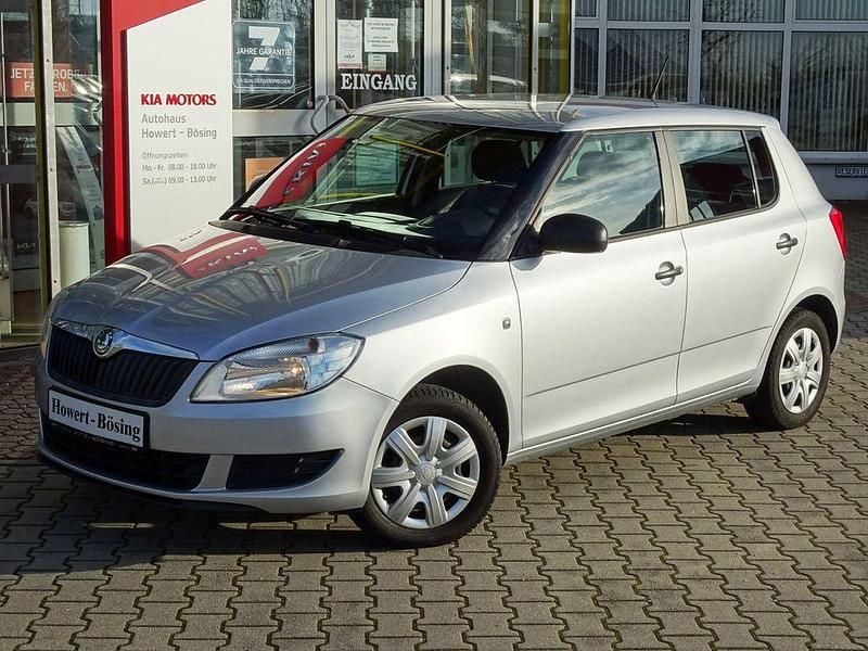 Gebraucht Skoda Fabia Active 60 PS (44 kW) 2012 Silber Limousine