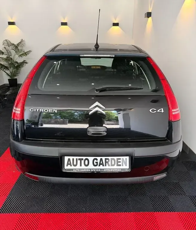 Gebraucht Citroën C4 Style 88 PS (64 kW) 2009 Lackierung schwarz Kleinwagen