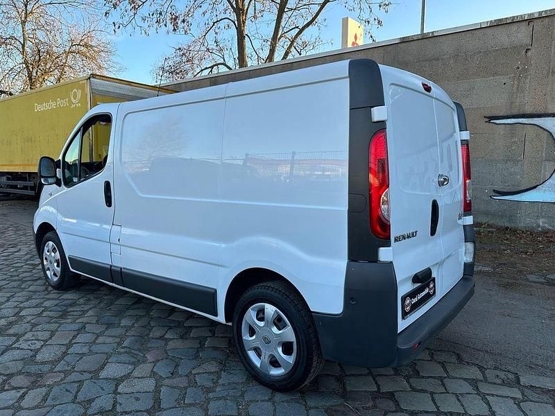 Gebraucht Renault Trafic 90 PS (66 kW) 2013 Weiß Van / Kleinbus