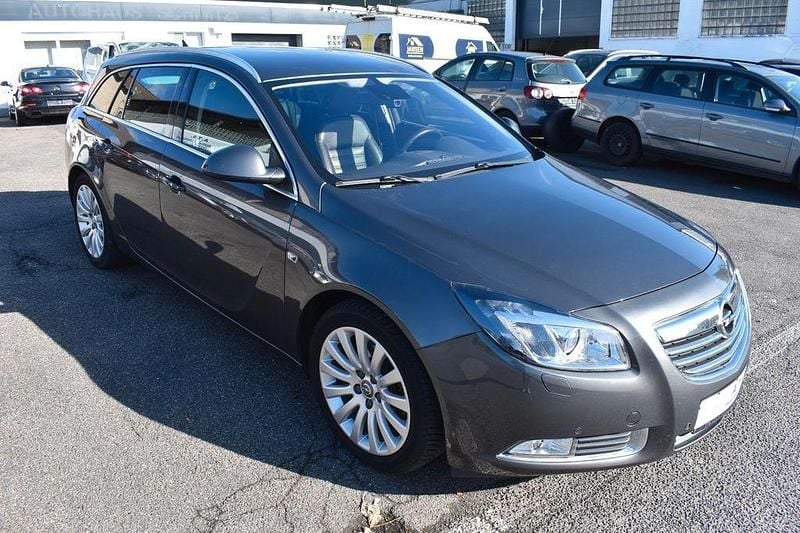 Grau Gebraucht 2011 Opel Insignia Design Edition Limousine | 6.990 € (Fairer Preis) - Bild 1/4