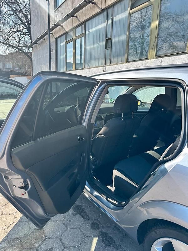 Gebraucht Opel Astra 90 PS (66 kW) 2005 Silber Kombi