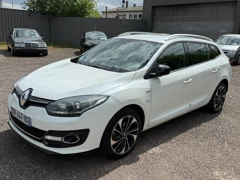 Weiß Gebraucht 2015 Renault Mégane GrandTour Bose Edition Kombi | 5.900 € (Guter Preis) - Bild 1/4