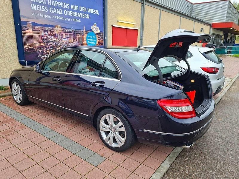 Gebraucht Mercedes C300 Avantgarde 231 PS (169 kW) 2010 Blau Limousine