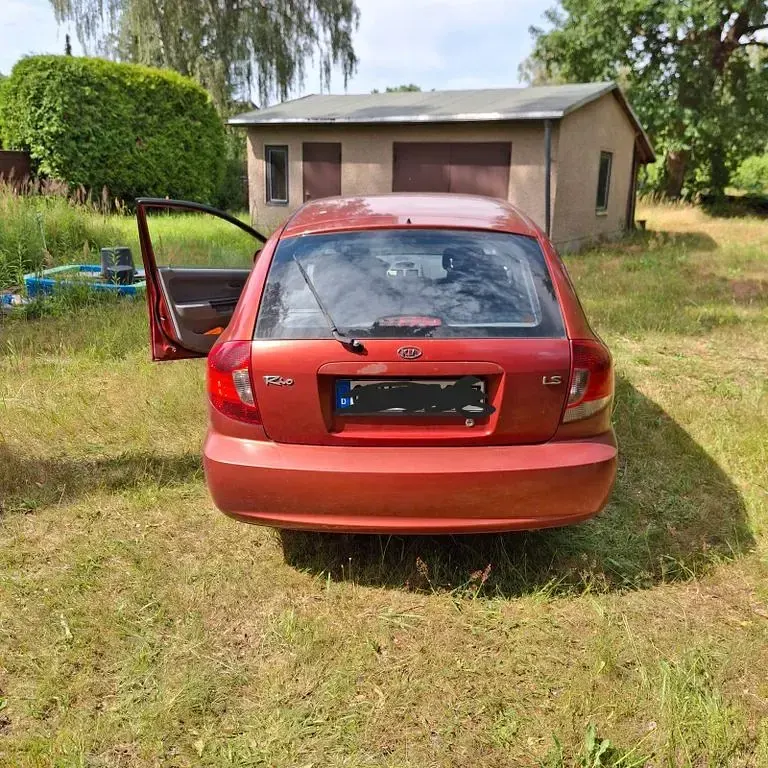 Gebraucht Kia Rio 97 PS (71 kW) 2004 Rot Limousine