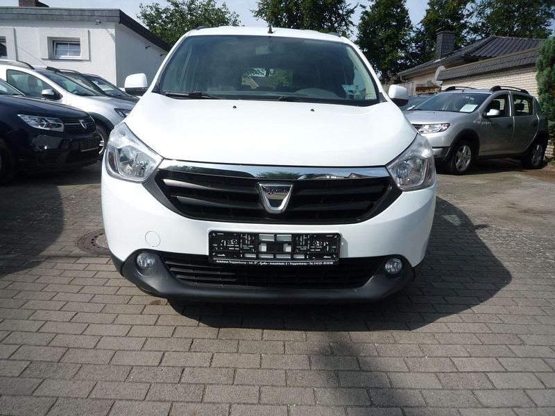 Weiß Gebraucht 2015 Dacia Lodgy Lauréate Van / Kleinbus | 6.799 € (Etwas zu teuer) - Bild 1/4