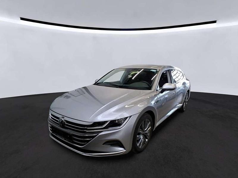 Gebraucht VW Arteon Elegance 150 PS (110 kW) 2023 Pyritsilber metallic Kombi