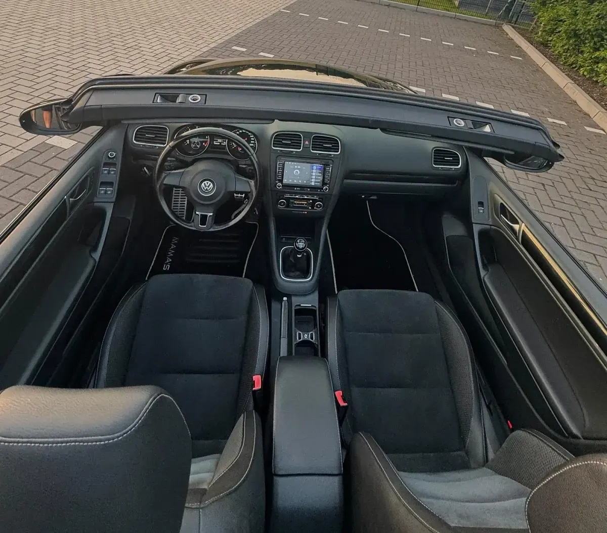 Gebraucht VW Golf Cabriolet 105 PS (77 kW) 2012 Schwarz Cabrio