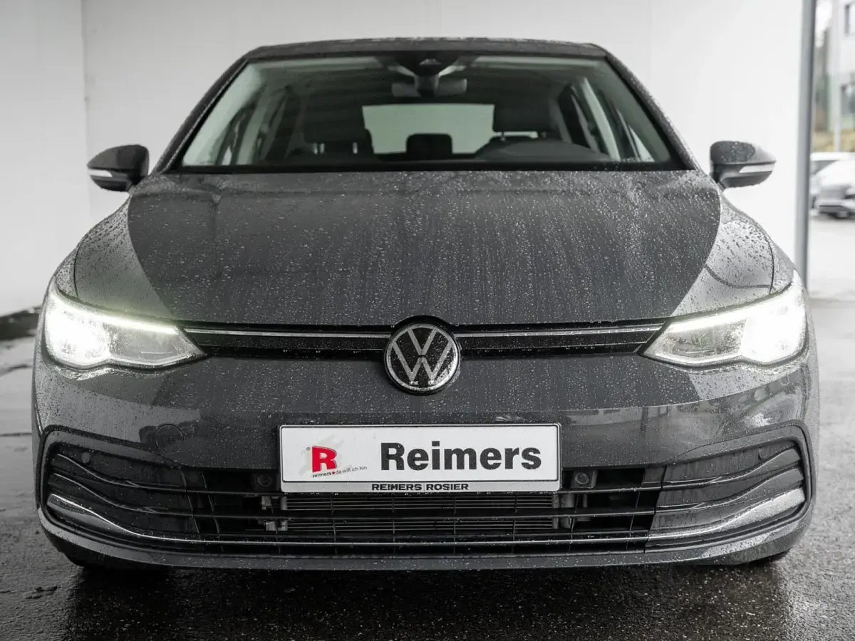 Gebraucht VW Golf VIII Move 110 PS (80 kW) 2024 Grau Limousine