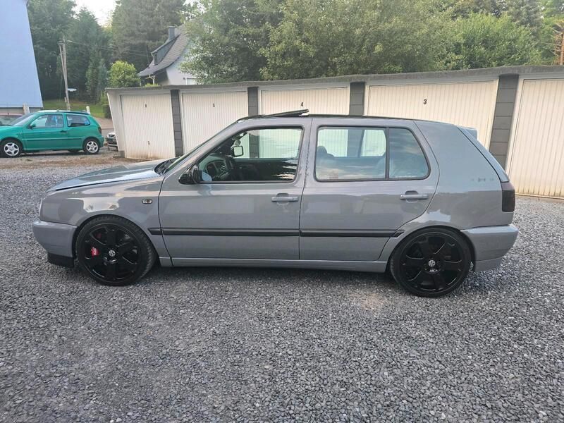 Grau Gebraucht 1992 VW Golf III Limousine | 17.000 € - Bild 1/4