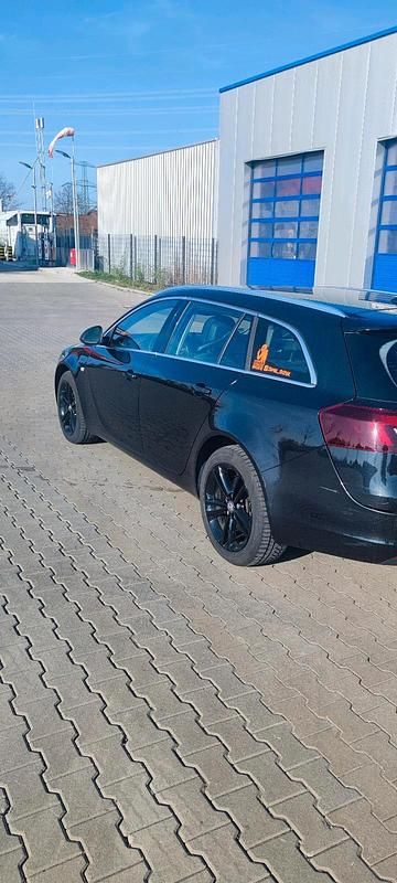 Gebraucht Opel Insignia 195 PS (143 kW) 2014 Schwarz Kombi
