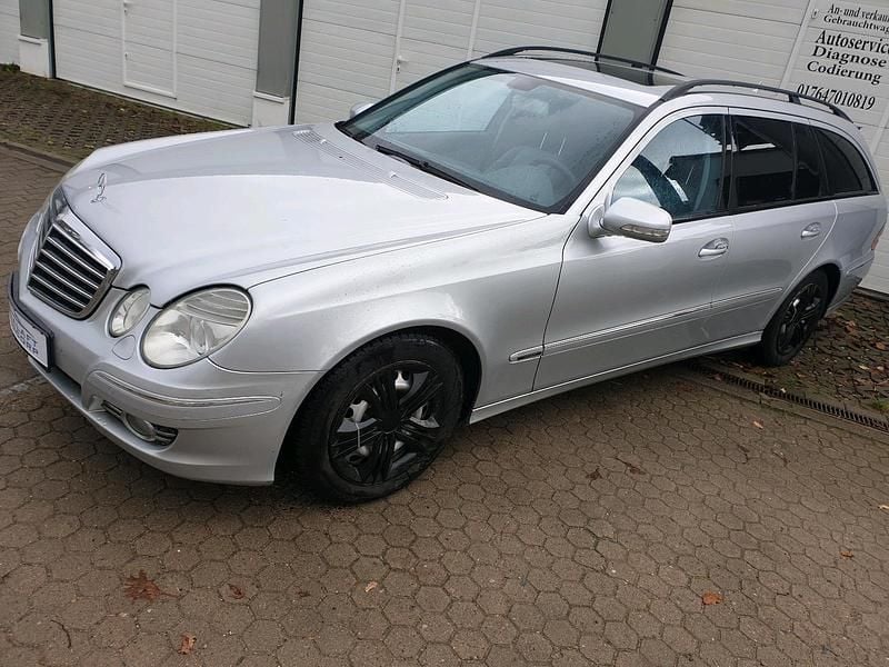 Gebraucht Mercedes E220 Avantgarde 170 PS (125 kW) 2006 Silber Kombi