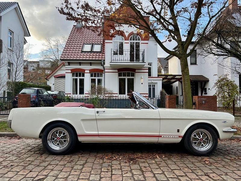 Weiß Gebraucht 1965 Ford Mustang GT Cabrio | 69.500 € - Bild 1/4