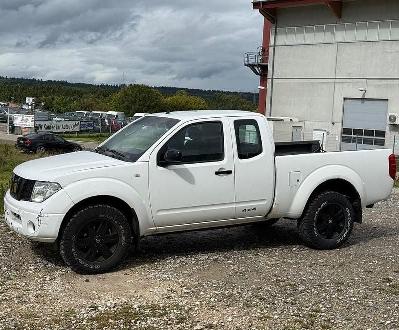 Weiß Gebraucht 2006 Nissan Navara Abholung | 2.950 € - Bild 1/4