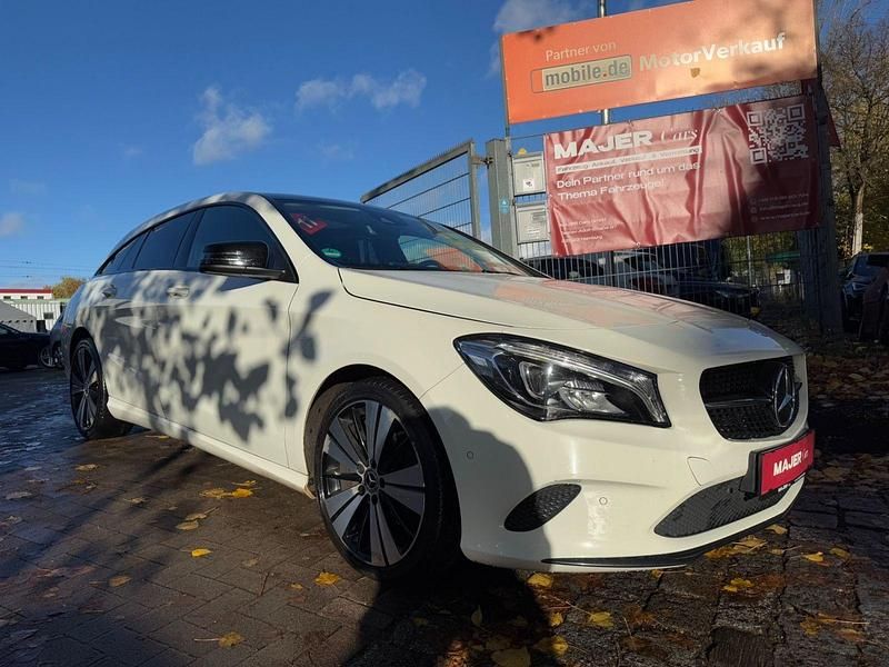Weiß Gebraucht 2017 Mercedes CLA200 Shooting Brake Kombi | 17.990 € (Fairer Preis) - Bild 1/3