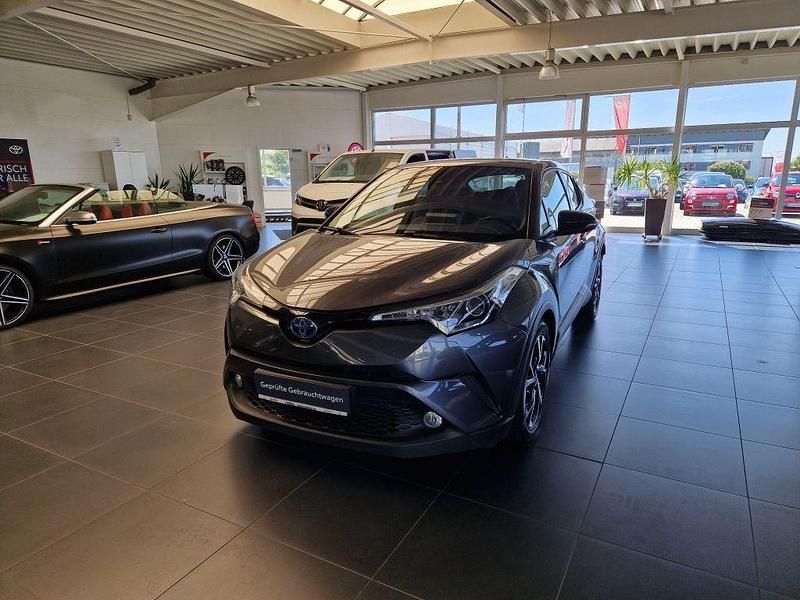 Grau Gebraucht 2017 Toyota C-HR Style SUV | 15.990 € (Fairer Preis) - Bild 1/4