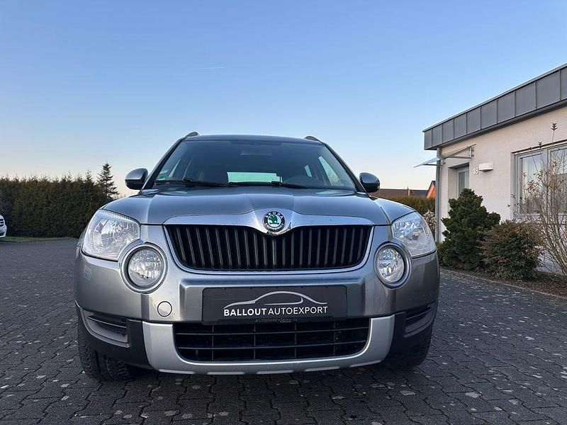 Gebraucht Skoda Yeti Ambition 105 PS (77 kW) 2012 Silber SUV