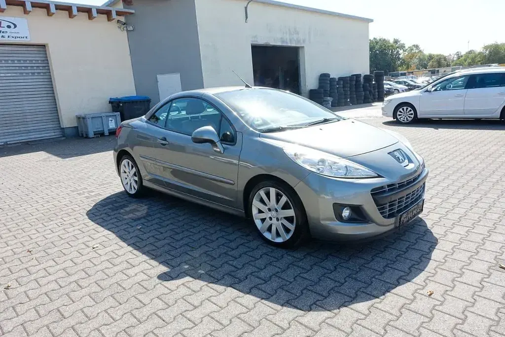 Gebraucht Peugeot 207 CC Allure 156 PS (114 kW) 2013 Grau Cabrio