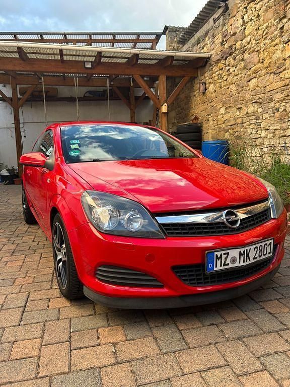 Rot Gebraucht 2008 Opel Astra GTC Limousine | 2.200 € (Guter Preis) - Bild 1/4
