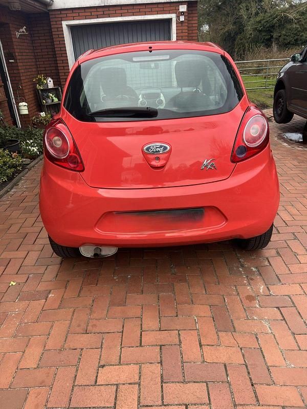 Gebraucht Ford Ka Trend 69 PS (50 kW) 2008 Rot Kleinwagen