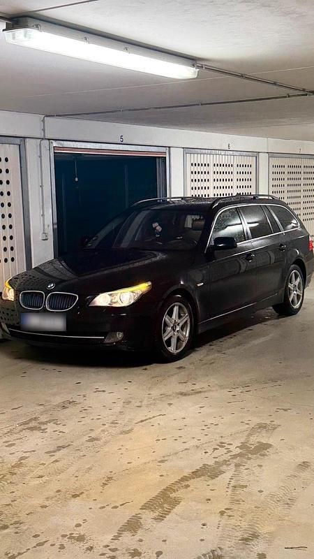 Gebraucht BMW 520 177 PS (130 kW) 2007 Schwarz Kombi