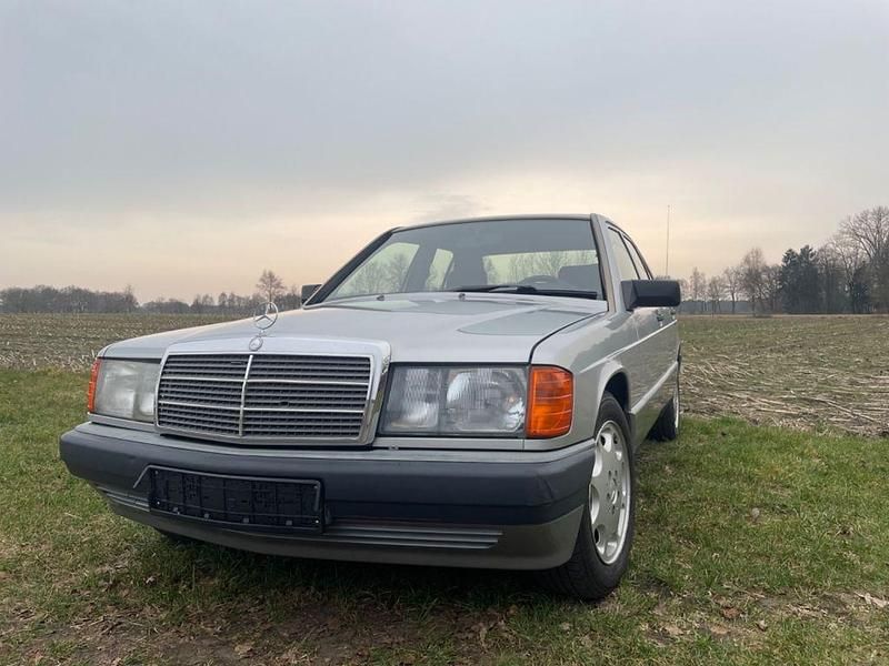 Gebraucht Mercedes 190 75 PS (55 kW) 1992 Silber Limousine