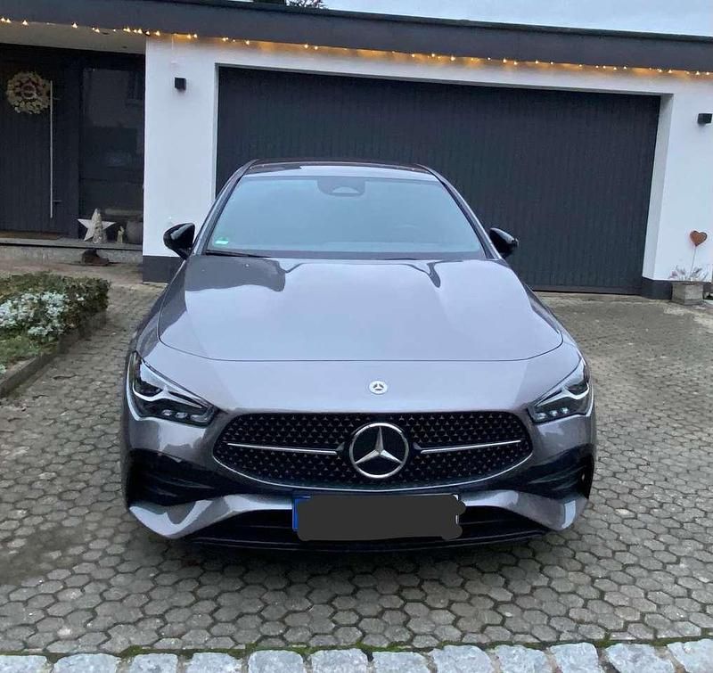 Gebraucht Mercedes CLA200 163 PS (119 kW) 2023 Grau Kombi