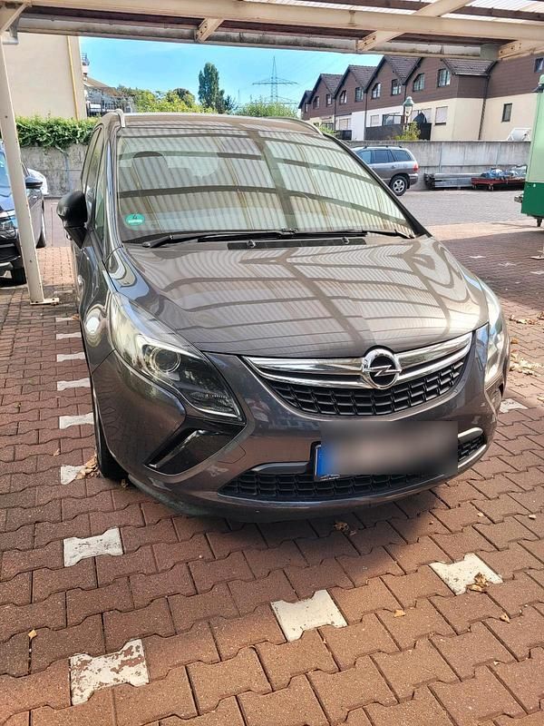 Grau Gebraucht 2012 Opel Zafira Tourer Van / Kleinbus | 5.200 € - Bild 1/4