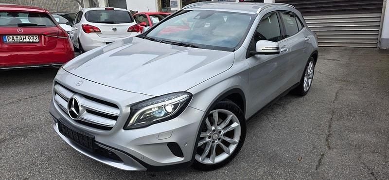 Gebraucht Mercedes GLA250 211 PS (155 kW) 2016 Silber SUV