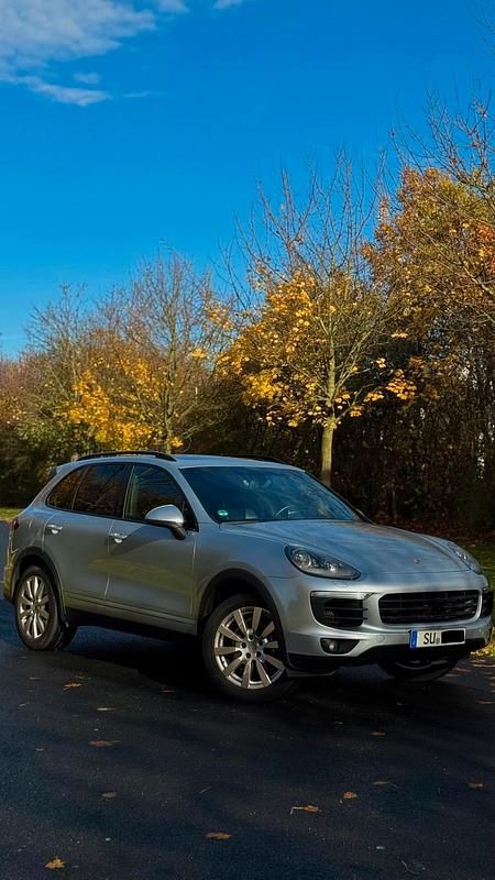 Silber Gebraucht 2015 Porsche Cayenne SUV | 31.500 € (Fairer Preis) - Bild 1/4