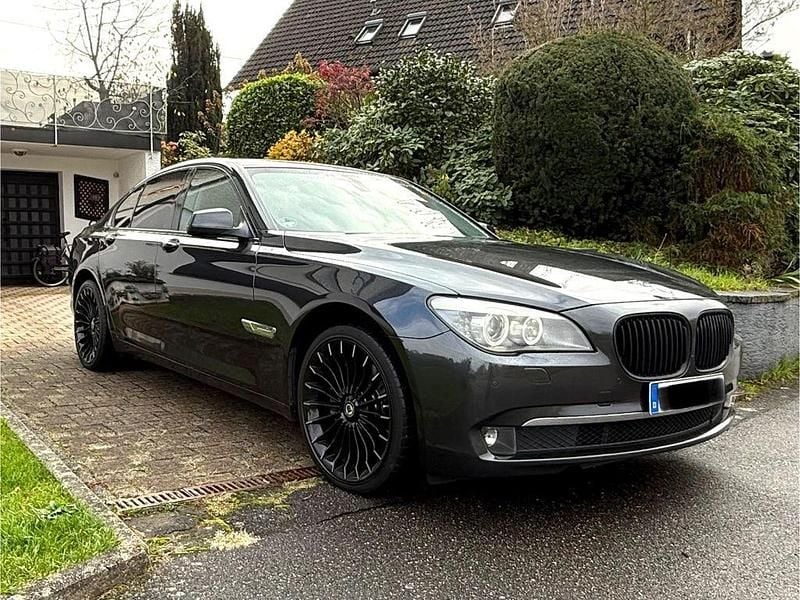 Gebraucht BMW 730 245 PS (180 kW) 2010 Schwarz Limousine