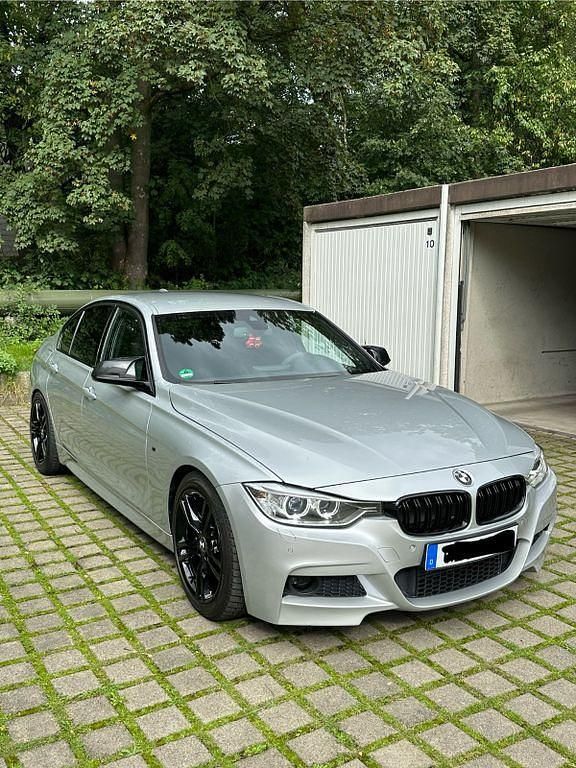 Silber Gebraucht 2013 BMW 328 M Sport Limousine | 20.300 € (Teuer) - Bild 1/4