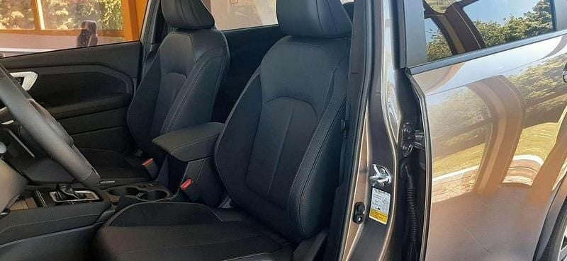 Neu Subaru Forester Platinum 136 PS (100 kW) 2025 Brilliant bronce metallic SUV