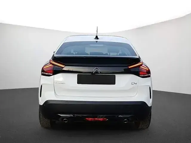 Gebraucht Citroën C4 Feel 131 PS (96 kW) 2023 Weiß Limousine