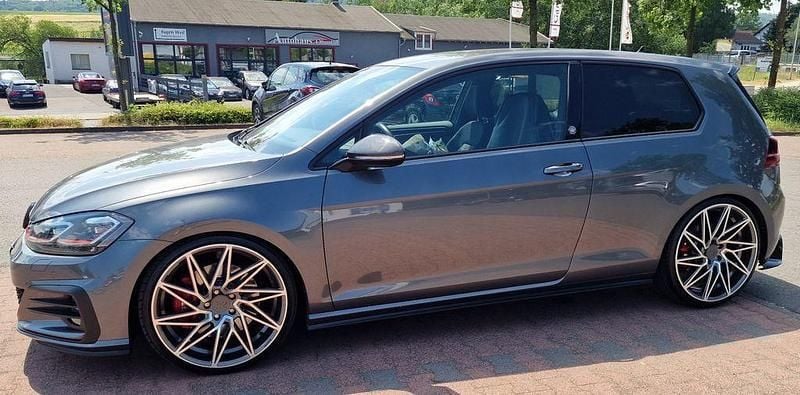 Grau Gebraucht 2018 VW Golf VII GTI Limousine | 19.999 € (Guter Preis) - Bild 1/4