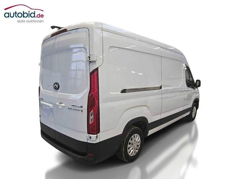 Second-hand Maxus V90 147 CP (108 kW) 2024 Alb Van