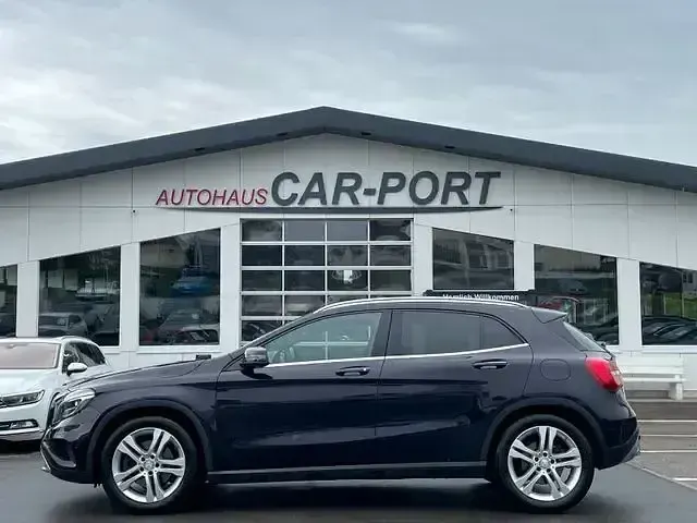 Gebraucht Mercedes GLA250 Urban 211 PS (155 kW) 2015 Violet SUV