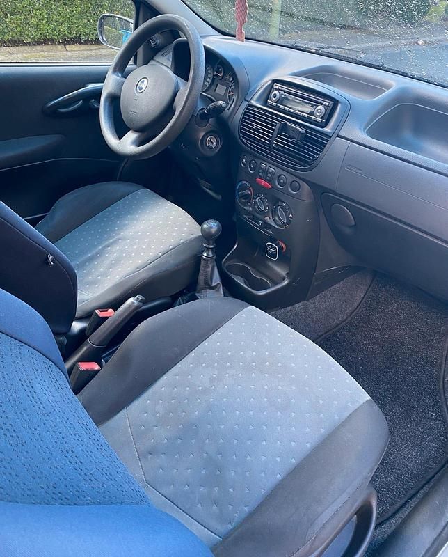 Gebraucht Fiat Punto 60 PS (44 kW) 2006 Silber Kleinwagen