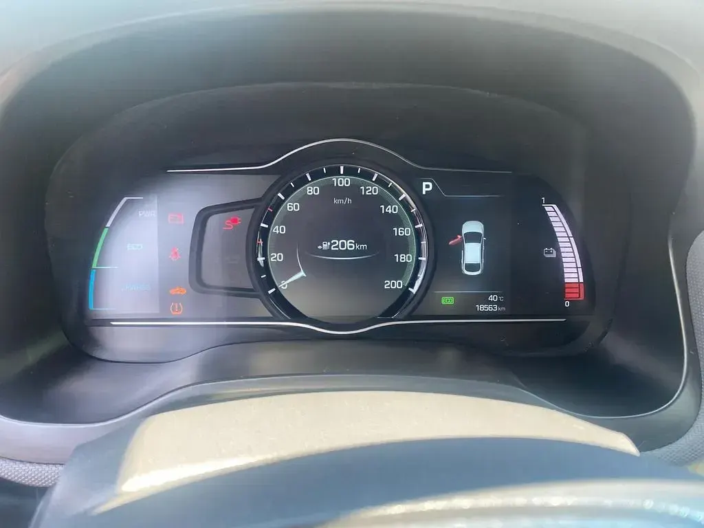 Gebraucht Hyundai Ioniq Trend 88 kW (120 PS) 2018 Phoenix orange / mic Kleinwagen