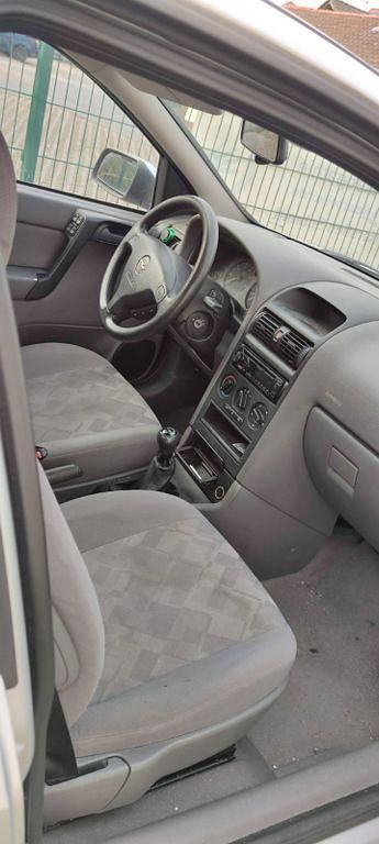 Gebraucht Opel Astra 101 PS (74 kW) 1998 Silber Limousine