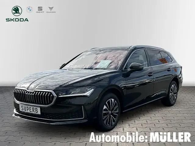 Schwarz Neu 2025 Skoda Superb Selection Kombi | 43.990 € (Etwas zu teuer) - Bild 1/4