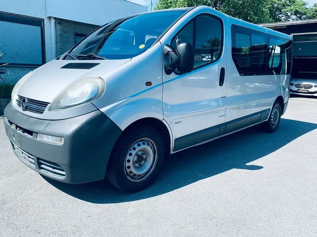 Gebraucht Opel Vivaro 101 PS (74 kW) 2005 Silber Van / Kleinbus