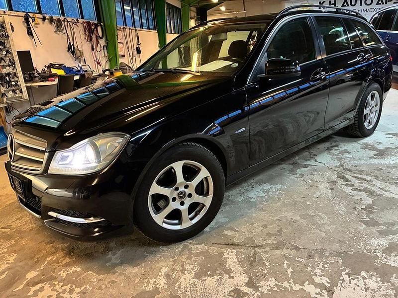 Schwarz Gebraucht 2011 Mercedes C220 Kombi | 4.695 € (Fairer Preis) - Bild 1/4