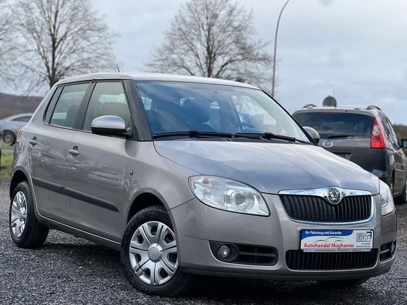 Beige Gebraucht 2010 Skoda Fabia Ambiente Kleinwagen | 2.999 € (Guter Preis) - Bild 1/4
