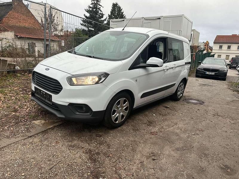 Gebraucht Ford Transit Trend 101 PS (74 kW) 2019 Frostweiß Kombi