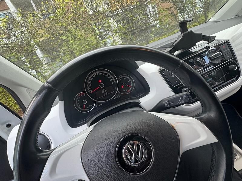 Second-hand VW up! 60 CP (44 kW) 2018 Alb Hatchback