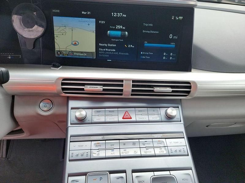 Gold Gebraucht 2020 Hyundai Nexo Premium SUV | 12.900 € (Superpreis) - Bild 1/4