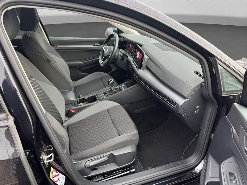 Gebraucht VW Golf VIII Active 150 PS (110 kW) 2023 Schwarz Limousine