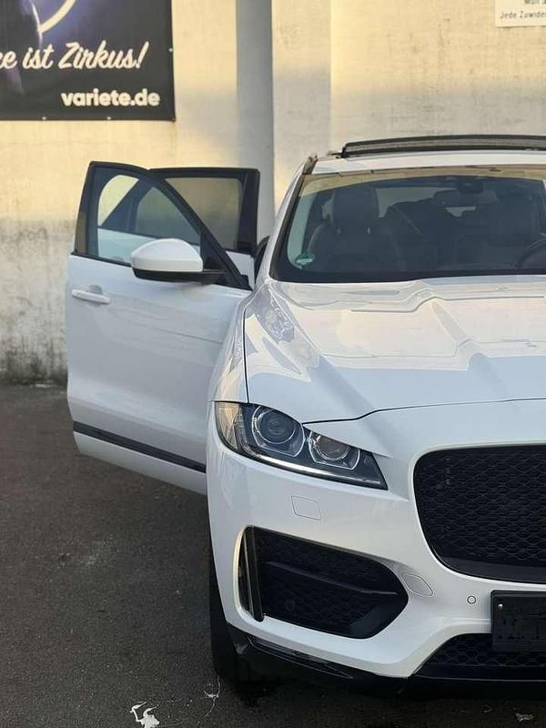 Weiß Gebraucht 2018 Jaguar F-Pace S SUV | 30.500 € (Etwas zu teuer) - Bild 1/4