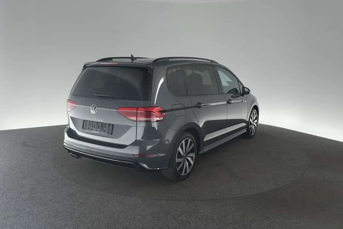 Gebraucht VW Touran R-line 150 PS (110 kW) 2025 Grau Van / Kleinbus