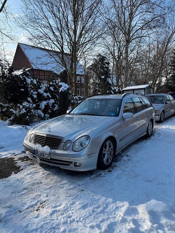 Gebraucht Mercedes E320 204 PS (150 kW) 2004 Silber Kombi
